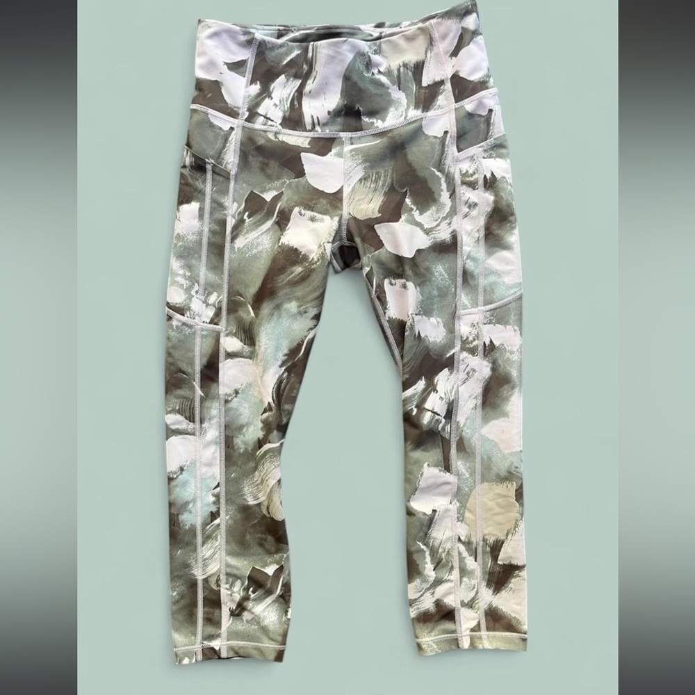 Athleta Women’s Sage Green & White Camouflage-Style Leggings